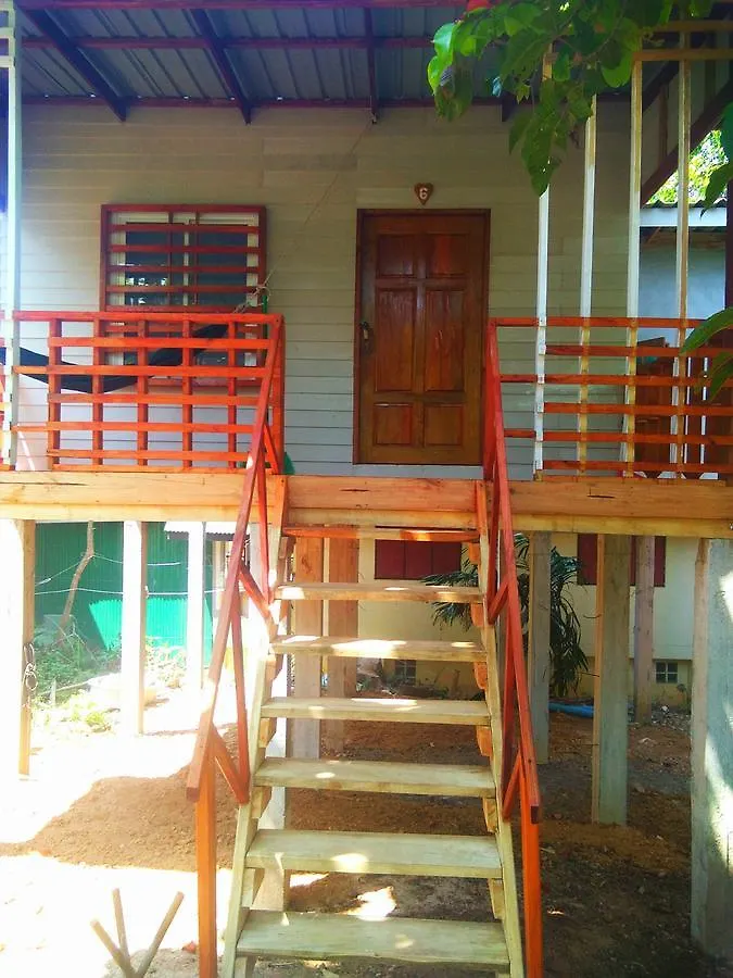 *** Resort Hutyee Boat Bungalow Koh Lanta Thailand