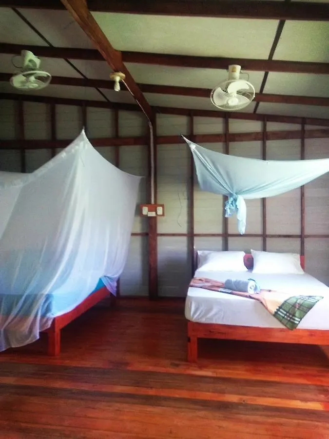 Hutyee Boat Bungalow Koh Lanta Resort