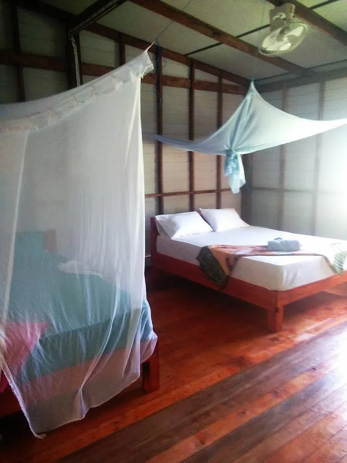 Hutyee Boat Bungalow Ko Lanta Resort